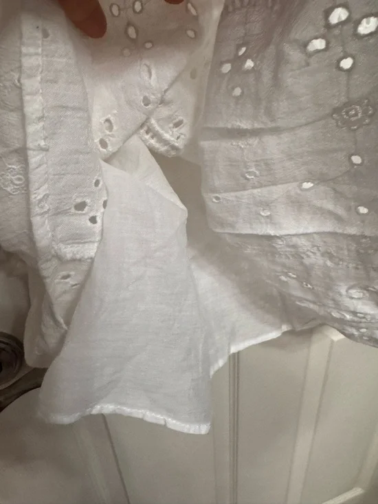 NWT - Zara White Eyelet Cotton Top - Picture 2 of 5